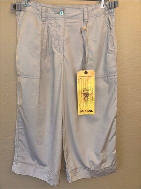 NEW! Da-Nang XS X-Small Women's Capri Cargo Capri Pants Cool Grey Light Beige